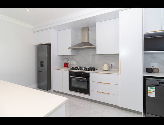 3 BEDROOM HOUSE FOR SALE IN SANDOWN